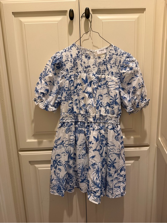 Storia Dresses & Skirts - Storia White and Blue Printed Midi Dress
